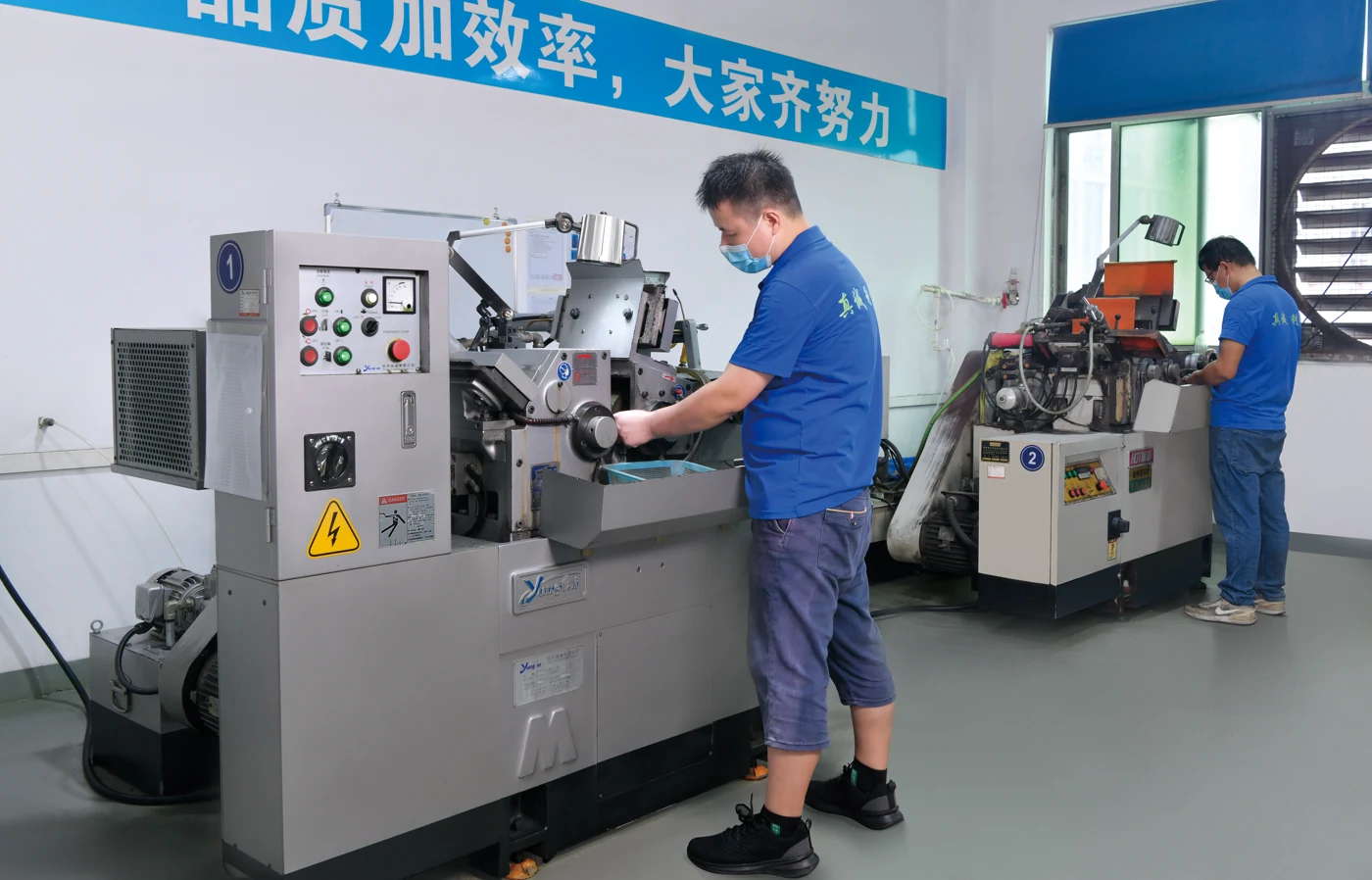 Centerless grinding equipment in the SENLAN workshop